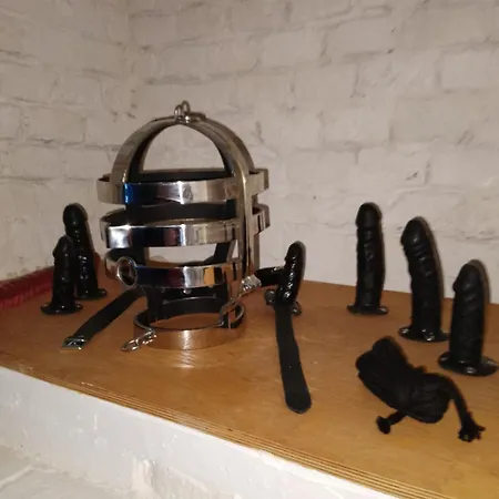 50 Shades Of Karlin Hotel del amor
